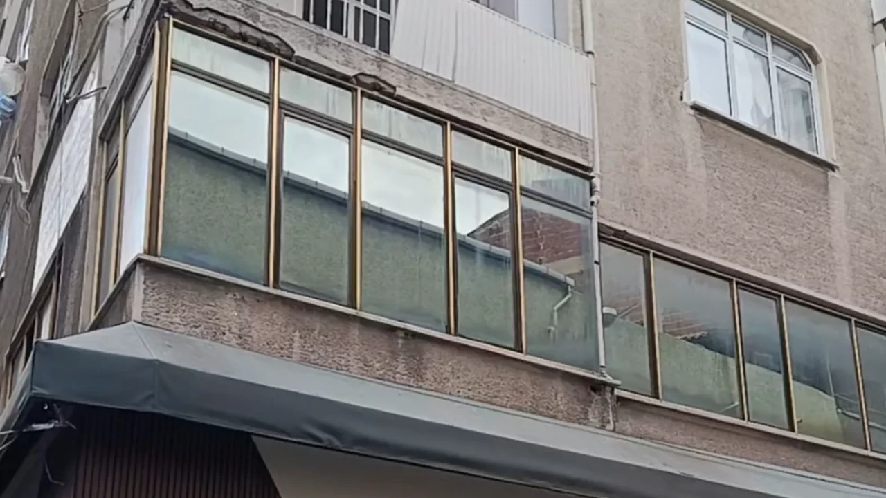 Küçükçekmece’de feci yangın: 1 kişi hayatını kaybetti