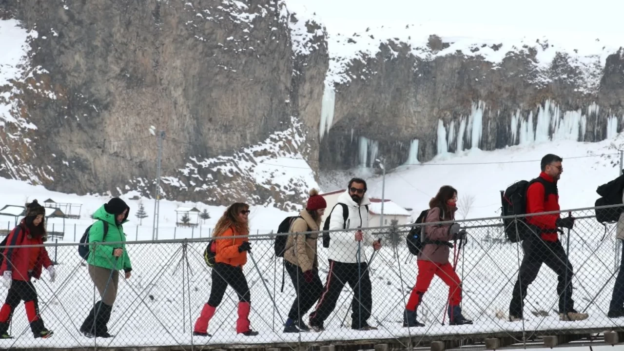 Murat Kanyonu kış aylarında trekking tutkunlarını ağırlıyor
