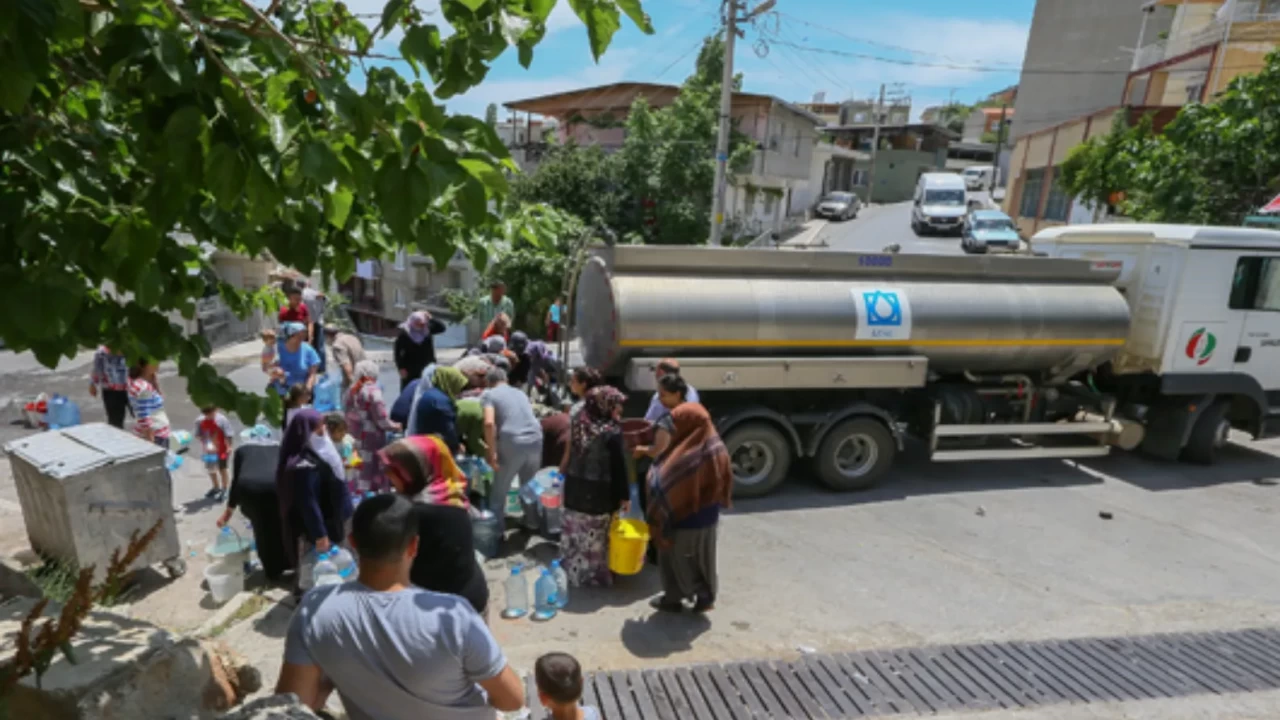 Mansur Yavaş'ın ardından İzmir'de Cemil Tugay'dan akıllara durgunluk veren açıklama! Susuzluğun nedeni camilermiş!