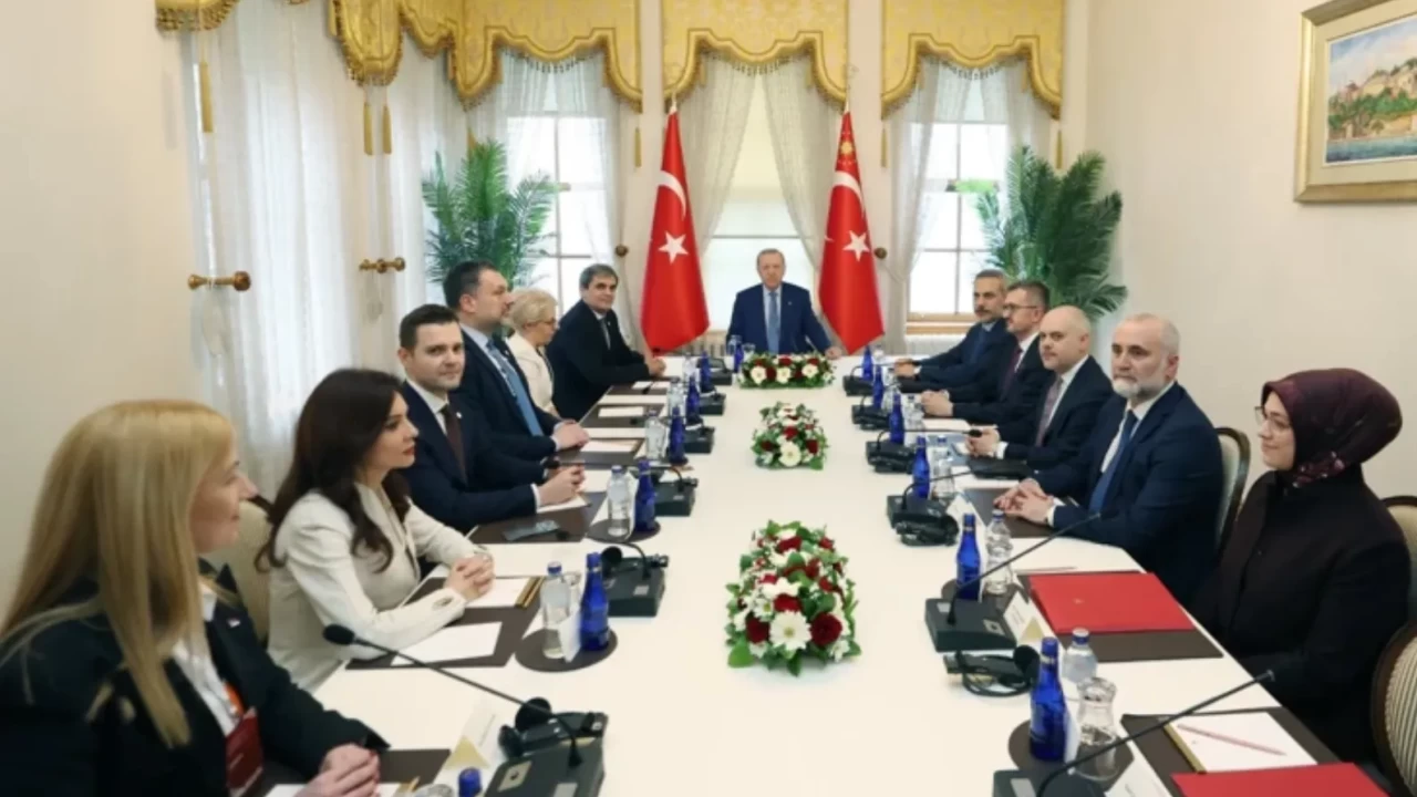 Cumhurbaşkanı Erdoğan, Balkan Barış Platformu üyelerini kabul etti