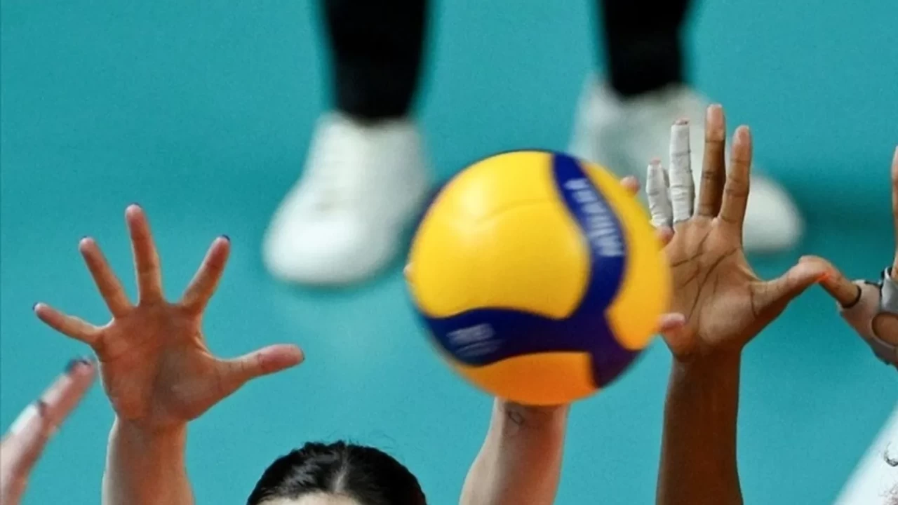Voleybolda derbi zamanı! Galatasaray-Fenerbahçe maçı ne zaman, hangi kanalda?