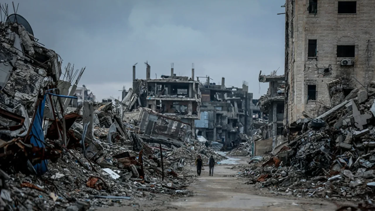 Dünya nefesini tuttu! Uydu görüntüleri ortaya çıkardı: Trump duyurmuştu, İsrail harekete geçti