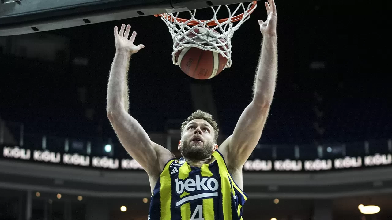 Fenerbahçe Erkek Basketbol Takımı, Basketbol Süper Ligi’nde TOFAŞ’ı devirdi
