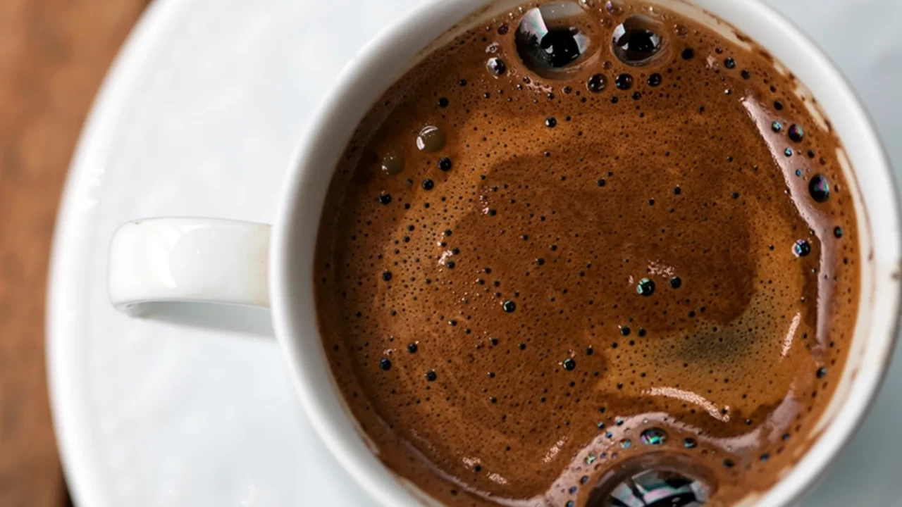 Kahve Telvesi Maskesi Ne İşe Yarar? Faydaları ve Hazırlanışı