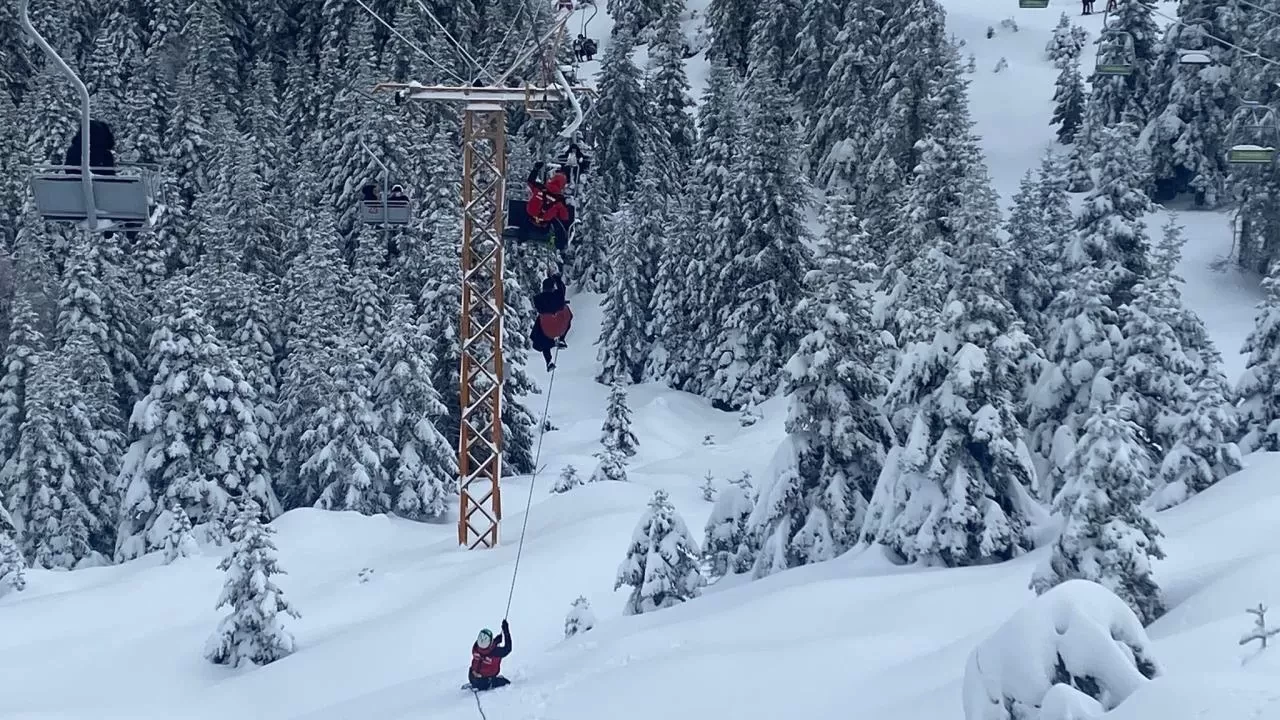 Uludağ’da telesiyej arızası: Onlarca kişi havada mahsur kaldı