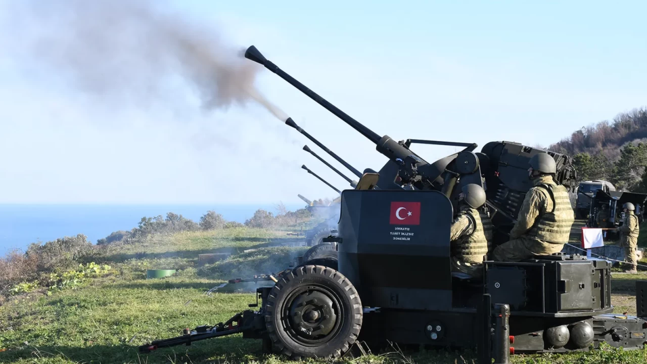 MSB’den Karadeniz’de hava savunma atışı