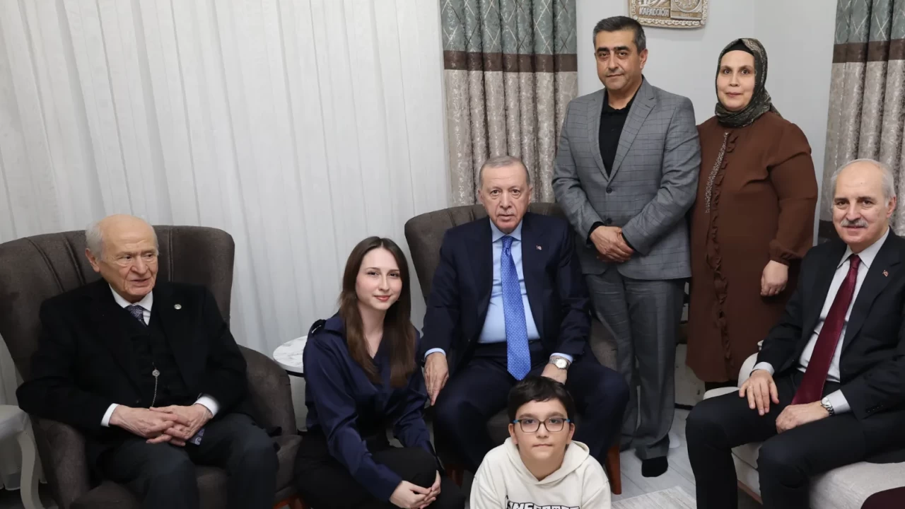 Cumhurbaşkanı Recep Tayyip Erdoğan ve MHP Lideri Devlet Bahçeli'den depremin 3. yılında Kahramanmaraş’ta anlamlı ziyaret