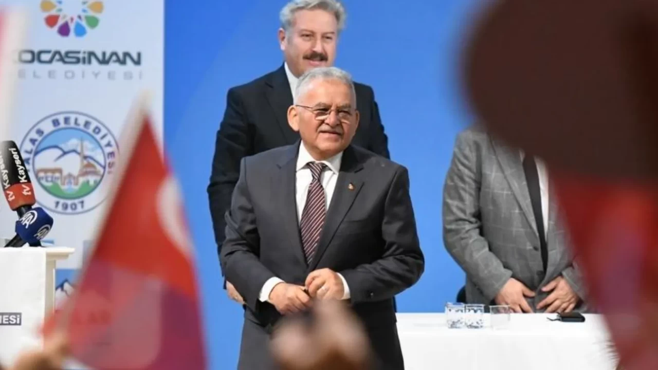 Başkan Büyükkılıç, çalışanların Toplu İş Sözleşmesi İmza Töreni’nde, sevinçlerine ortak oldu