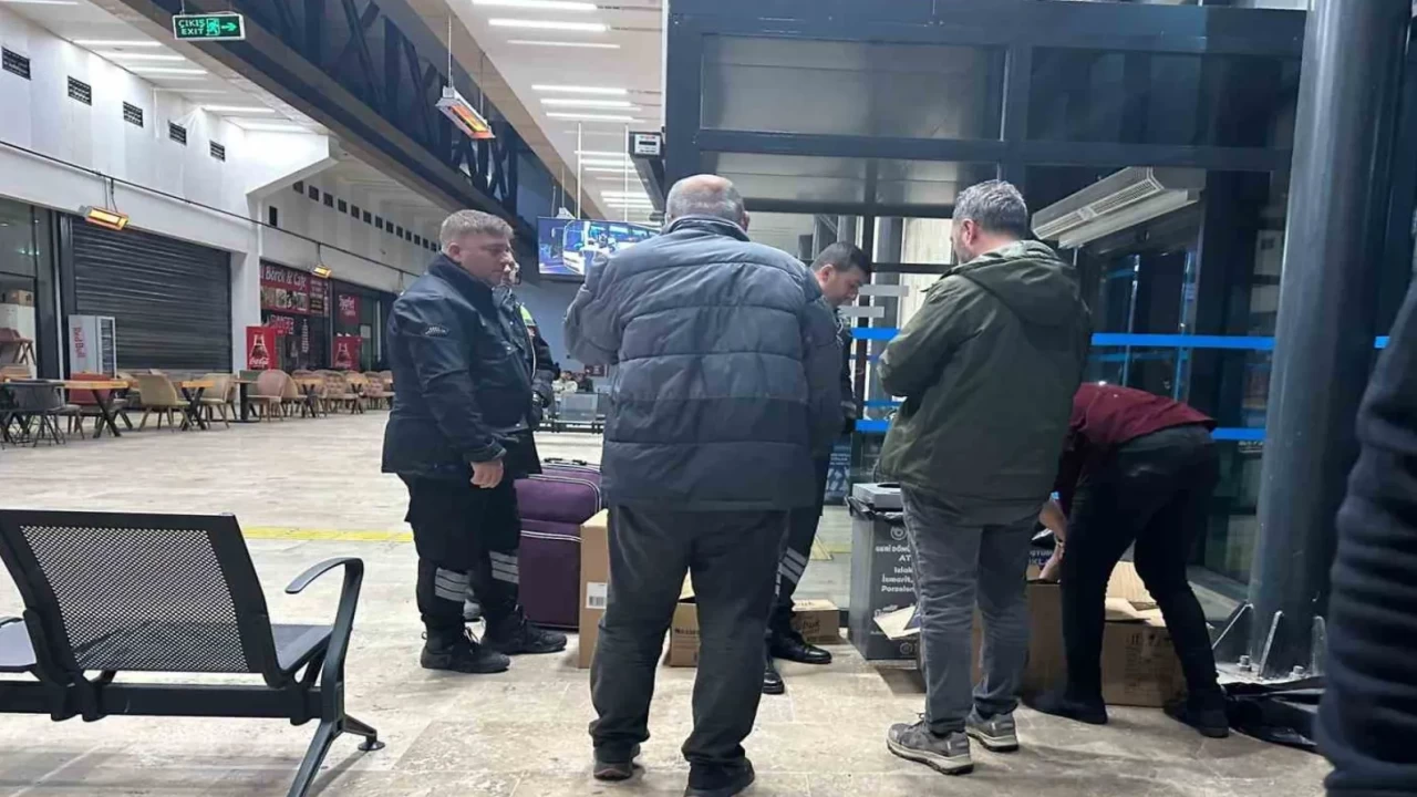 Tekirdağ'da otobüs terminaline operasyon! Şüpheli bagajdan kaçak alkol çıktı
