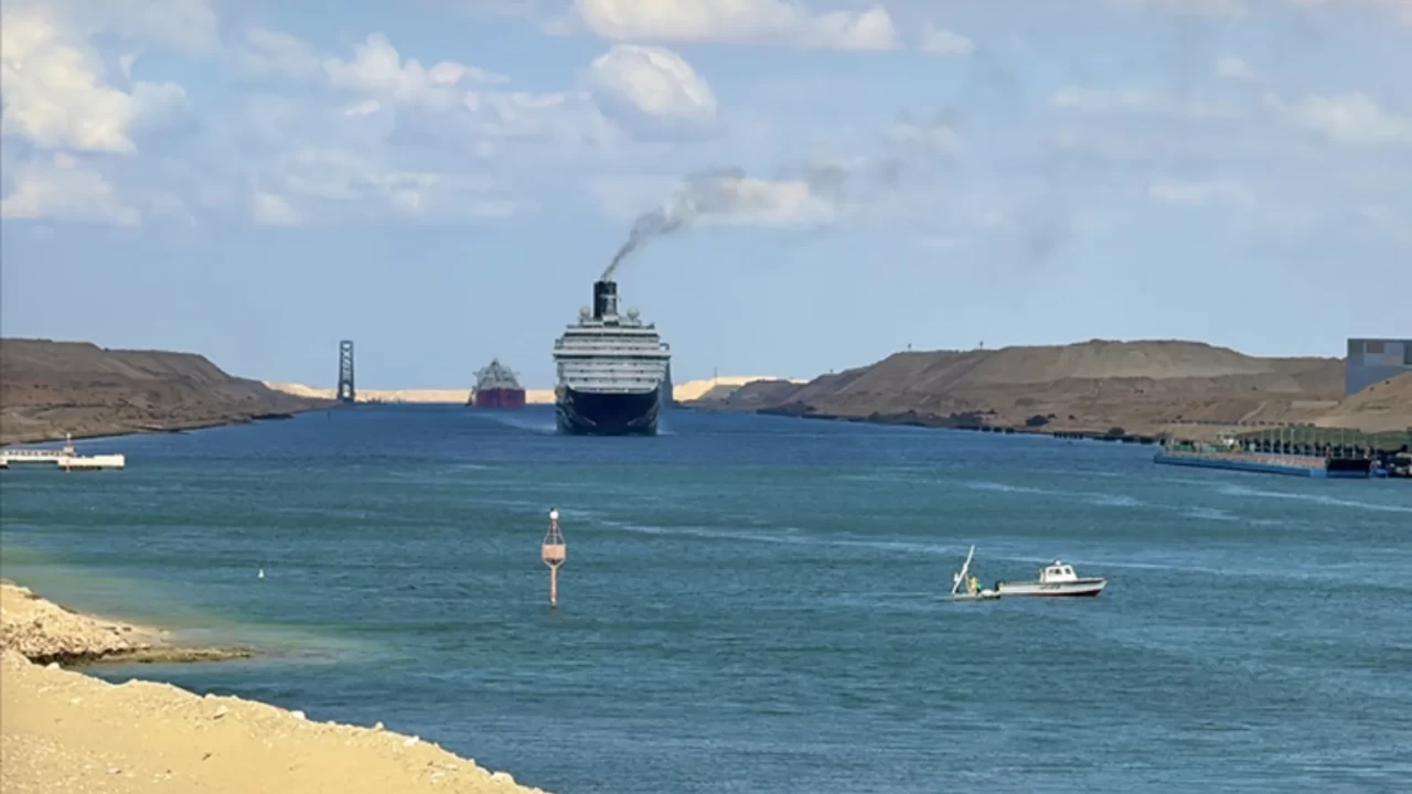 Küresel Ticarette Gazze Baharı: Süveyş Kanalı Gelirlerinde Rekor Artış!
