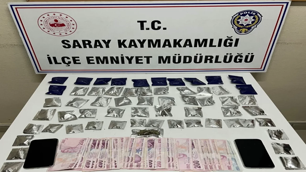 Tekirdağ’da polis çevirmesi: Araçtan çok sayıda yasaklı madde çıktı