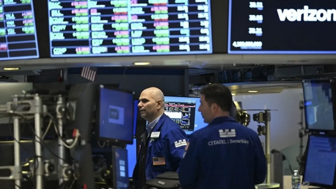 Borsalarda teknoloji depremi: S&P 500 ve Nasdaq’tan sert kapanış, yatırımcı iİstihdam raporuna kilitlendi