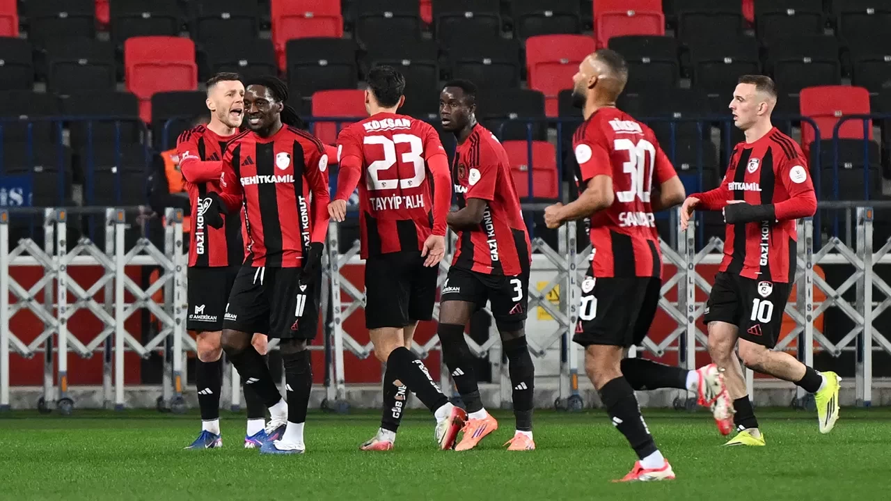 Gaziantep FK, Kasımpaşa’yı 10 kişiyle devirdi | Süper Lig'de Gaziantep FK 2-1 Kasımpaşa