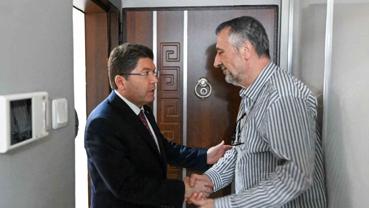 Bakan Tunç’tan Atlas Çağlayan’ın ailesine taziye ziyareti: Sürecin takipçisi olacağız