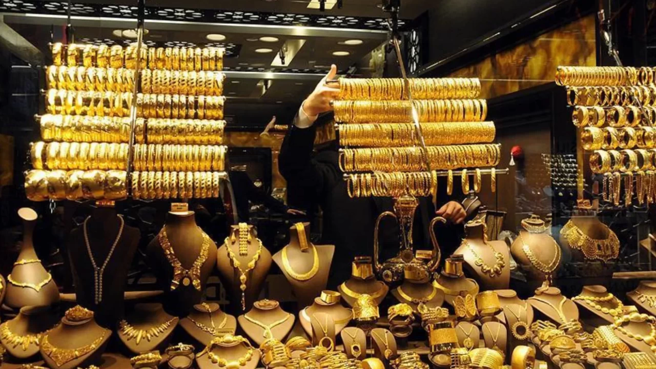 Altın ve gümüşte kara pazartesi: Çöküş sürüyor, 10 günde verdiği kâr 1 günde yok oldu!