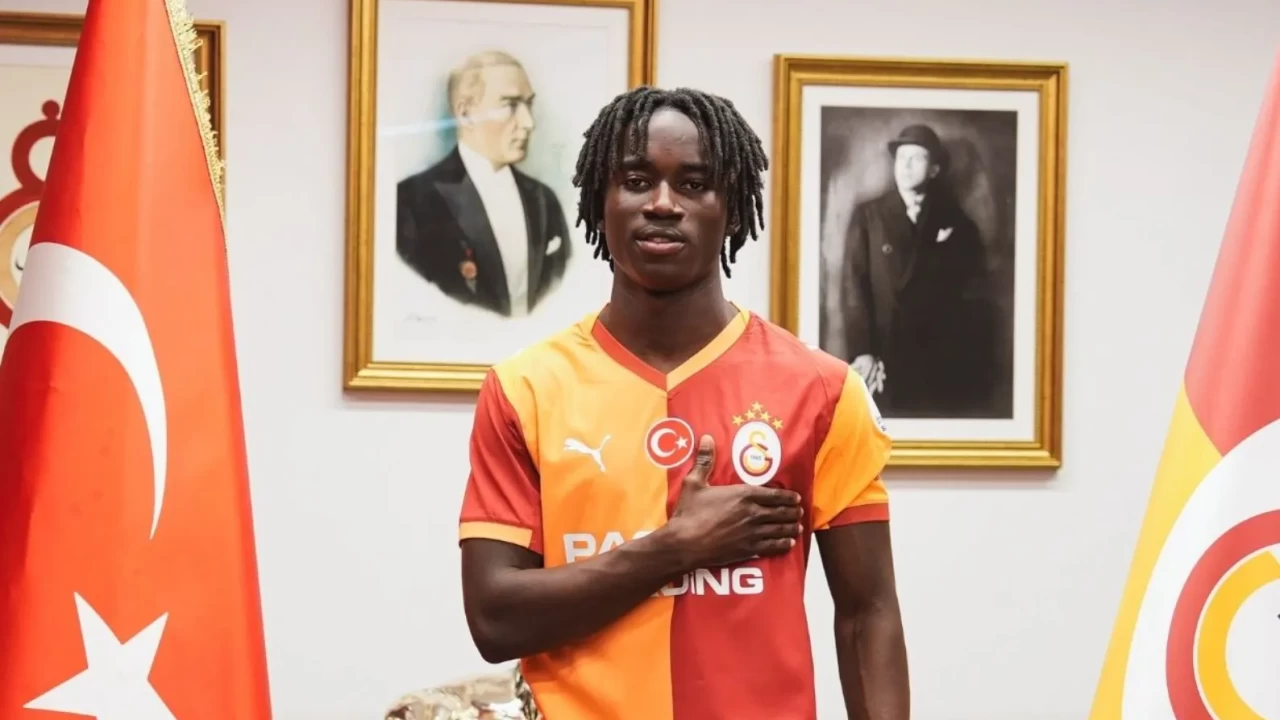 Ortalama 21.8! Aslan geleceğin kadrosunu kuruyor: İşte gelenler ve gidenler