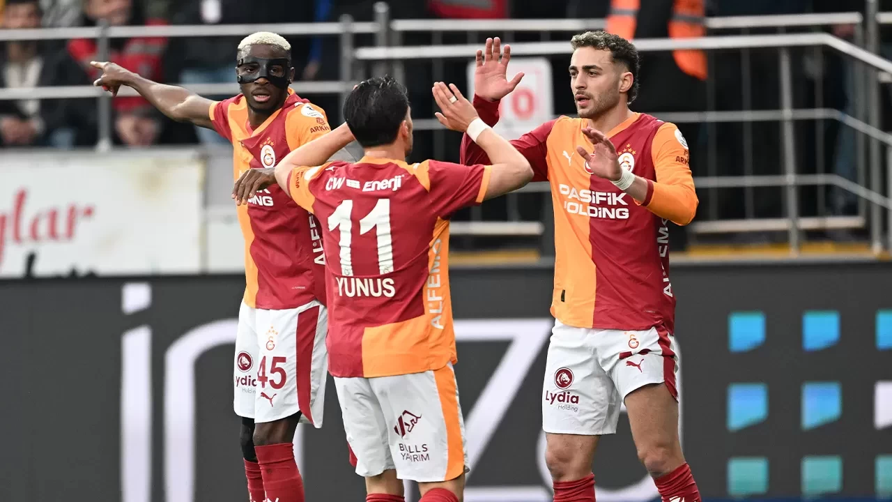 Galatasaray, Rize'de 3 puanı üç golle aldı | Süper Lig'de Ç. Rizespor 0-3 Galatasaray