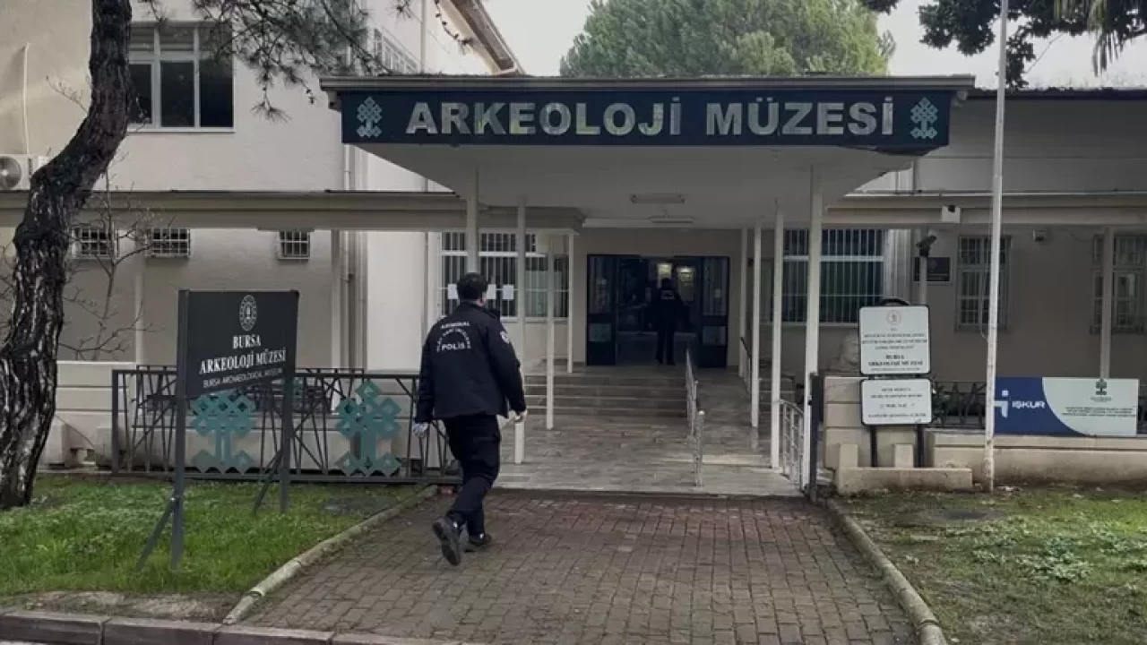 Bursa’da “pes” dedirten olay: Piknikte bulduğu top mermisini 10 gün evinde saklayıp müzeye getirdi