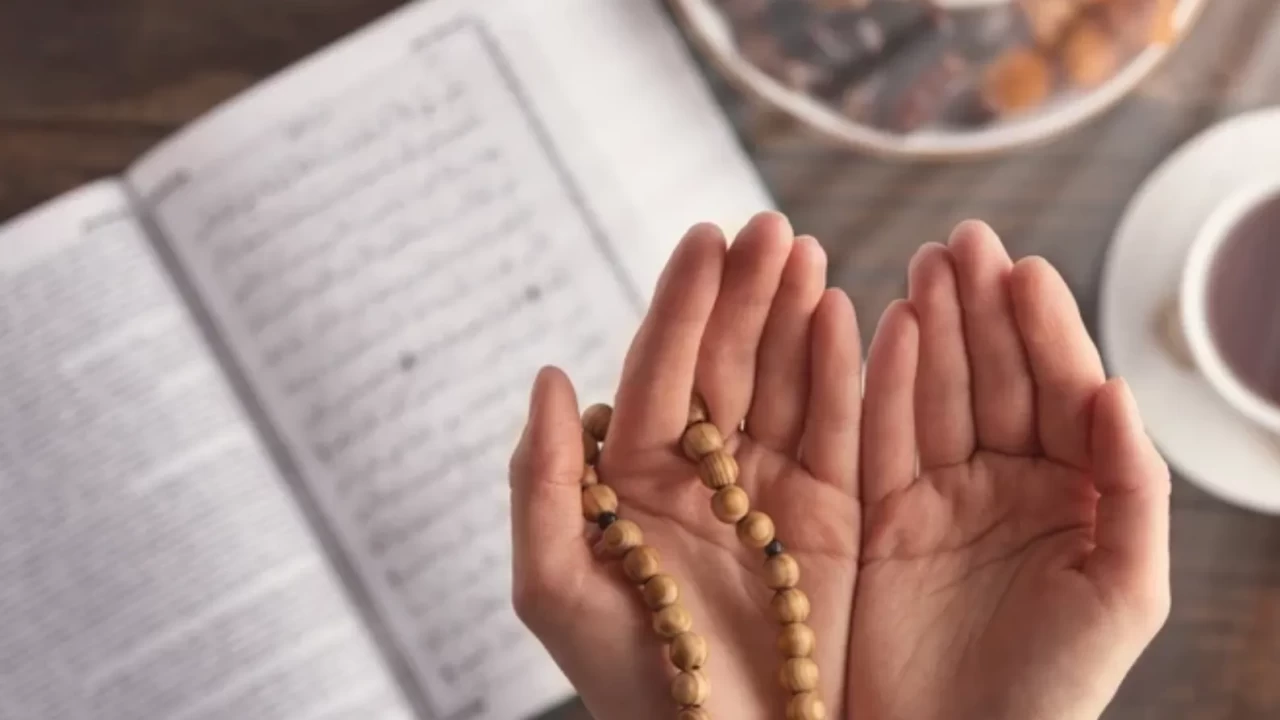 Berat Kandili'nde 3 yasin okumanın fazileti ve secde duası (2 Şubat 2026)