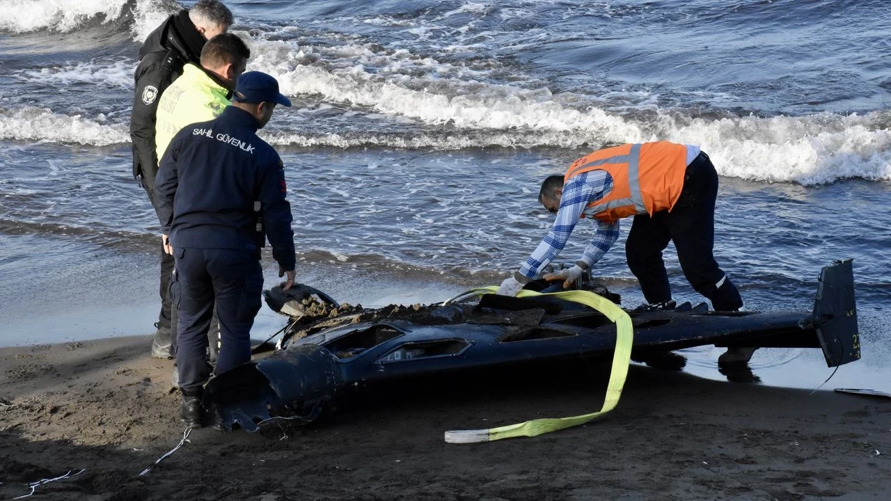 Ordu Ünye’de sahilde bulunan İHA paniğe neden oldu: SAS ekipleri inceleme yaptı