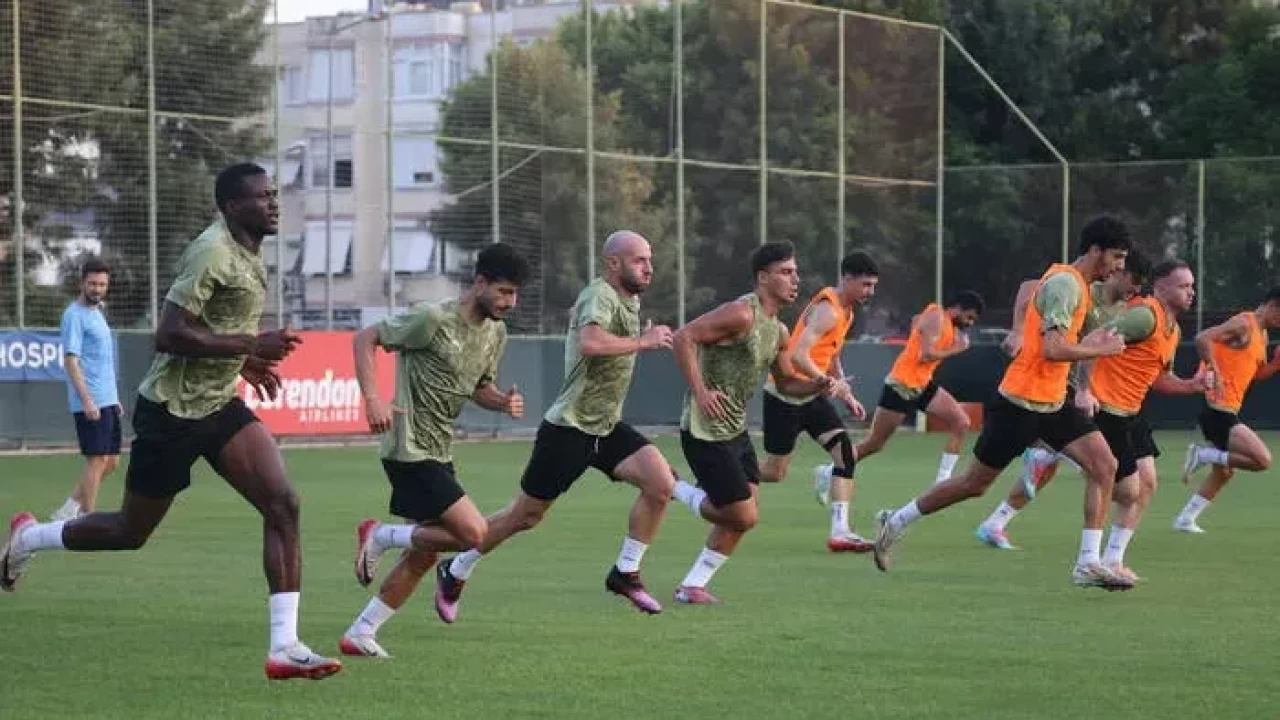 Beşiktaş, Alanyaspor mesaisine başladı