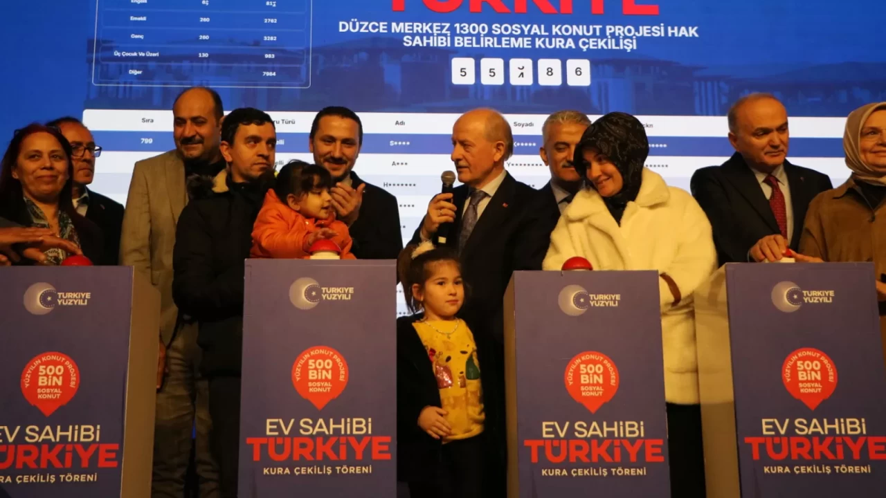 Düzce’de TOKİ kurası heyecanı: 2 bin 470 aile yeni yuvasına kavuşuyor!