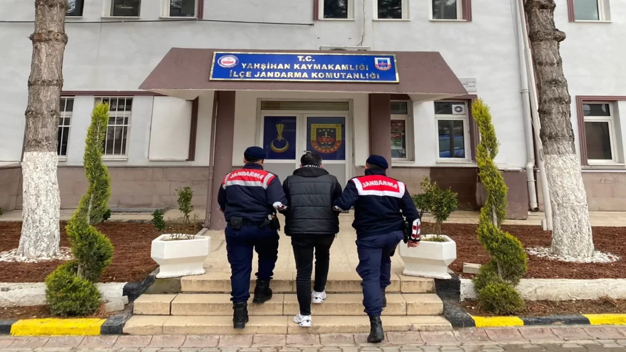 Kırıkkale'de kıskıvrak yakalandı! 10 yıl hapis cezası bulunuyordu