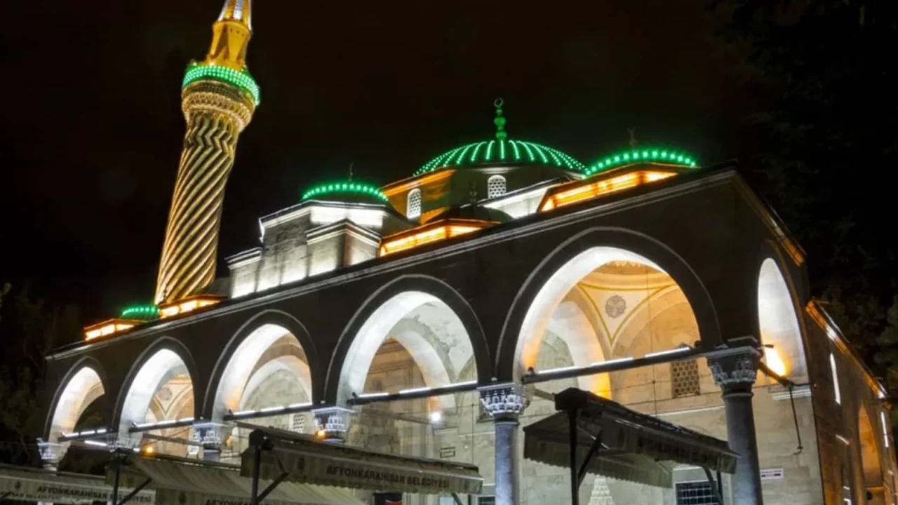 Akşam ezanı kaçta okunacak?