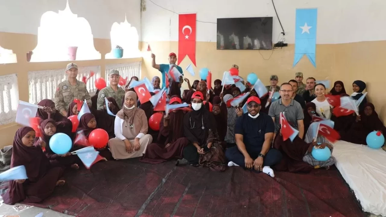 MSB paylaştı: Somali'de 167 öğrenciye sağlık taraması yapıldı
