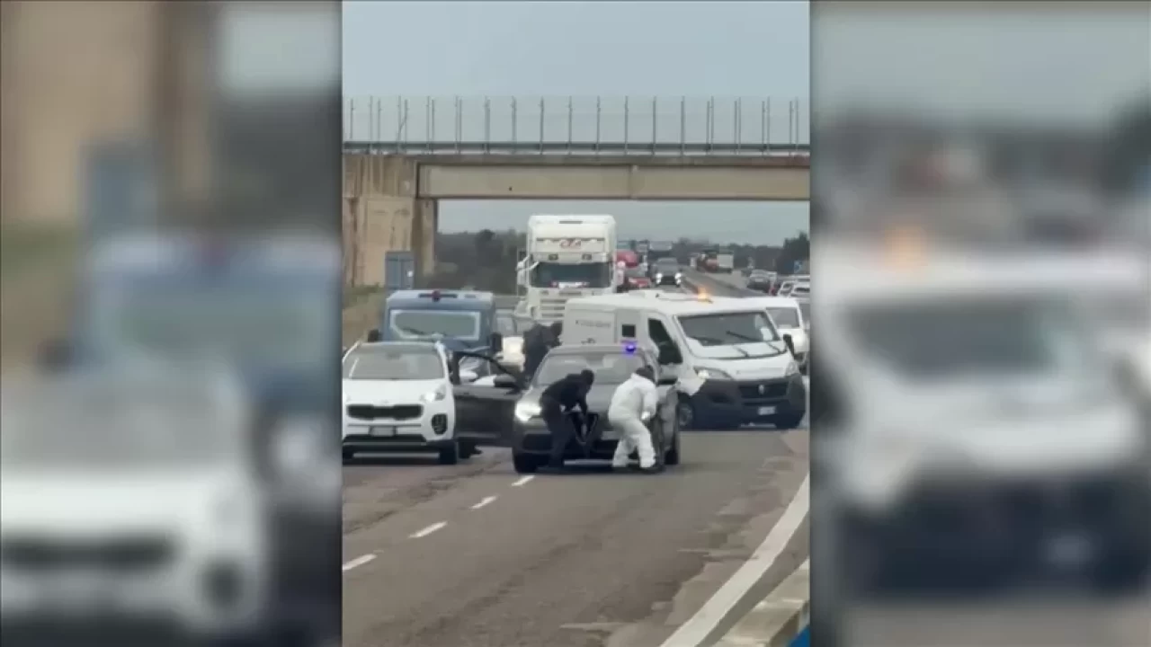 İtalya’da zırhlı para nakil aracına silahlı soygun girişimi