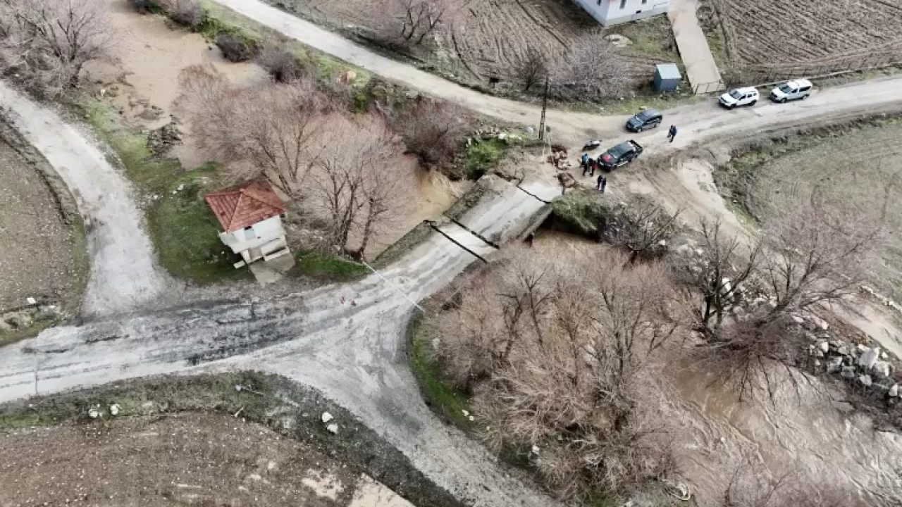Muğla’da sağanak felaketi: köprü çöktü, ulaşım kesildi