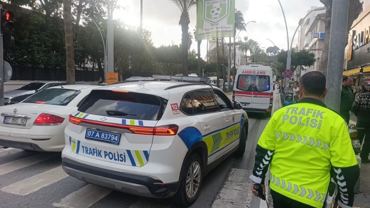 Antalya'da vicdansız kaçış! Yaya geçidinde çarptığı 7 yaşındaki çocuğu bırakıp gittiler