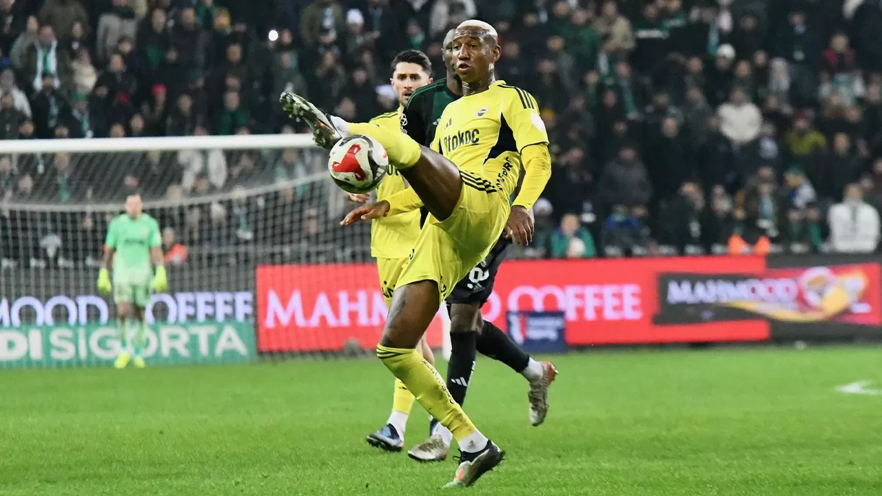 Fenerbahçeli Talisca galibiyeti değerlendirdi: “İyi bir performans ortaya koyduk”