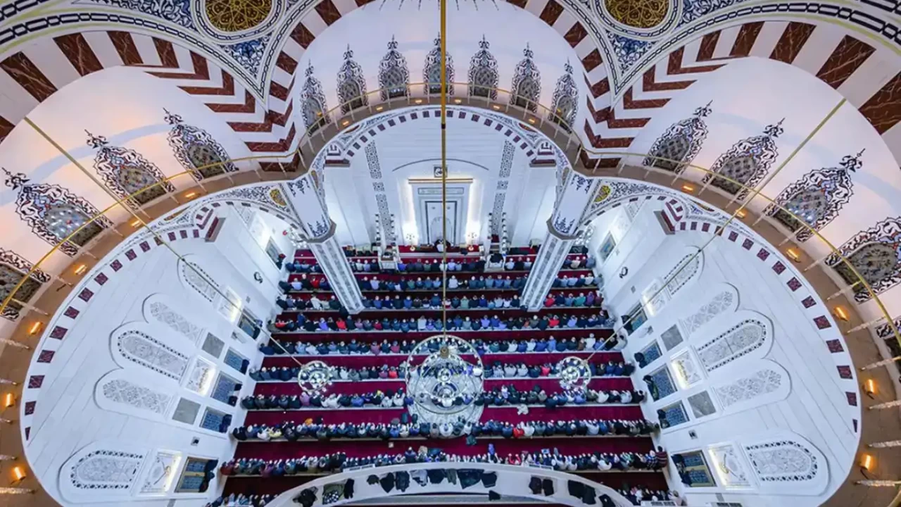 13 Şubat Cuma Hutbesi PDF! Yarınki Cuma Hutbesi konusu nedir?