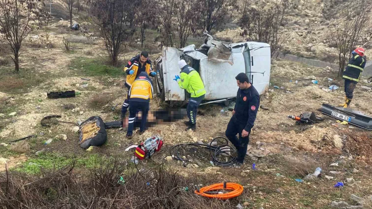 Gaziantep'te kontrolden çıkan otomobil sürücüsü hayatını kaybetti