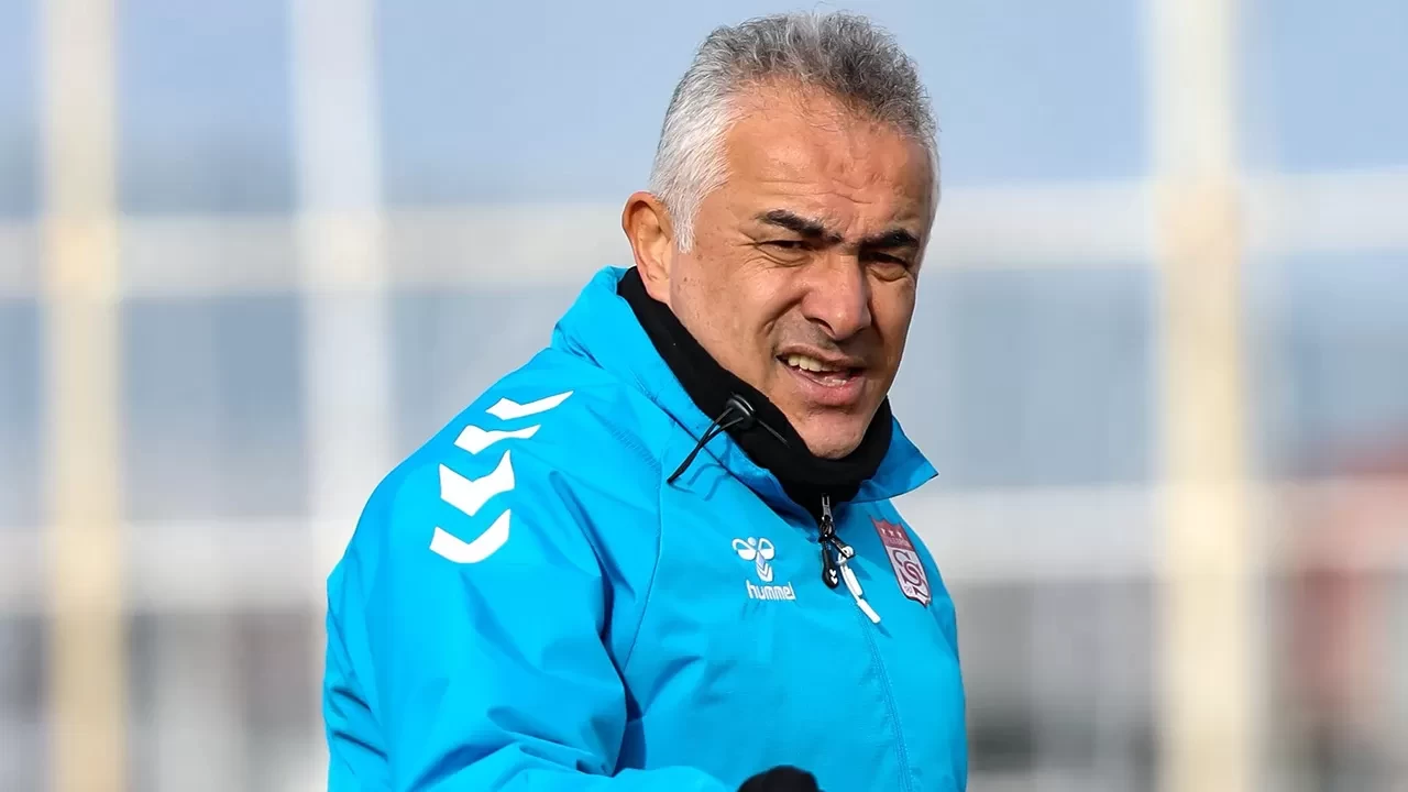 Sivasspor’da Mehmet Altıparmak dönemi sona erdi