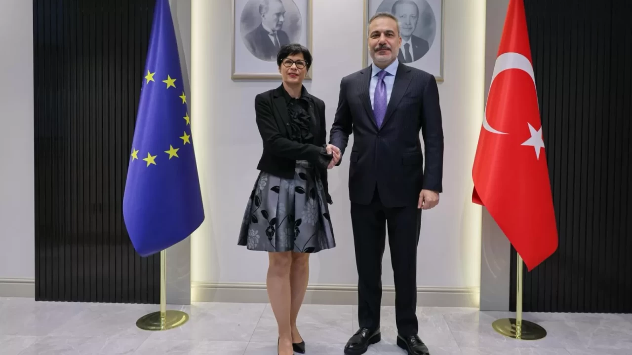 Bakan Fidan, Avrupa Komisyonu Komiseri Kos ile görüştü