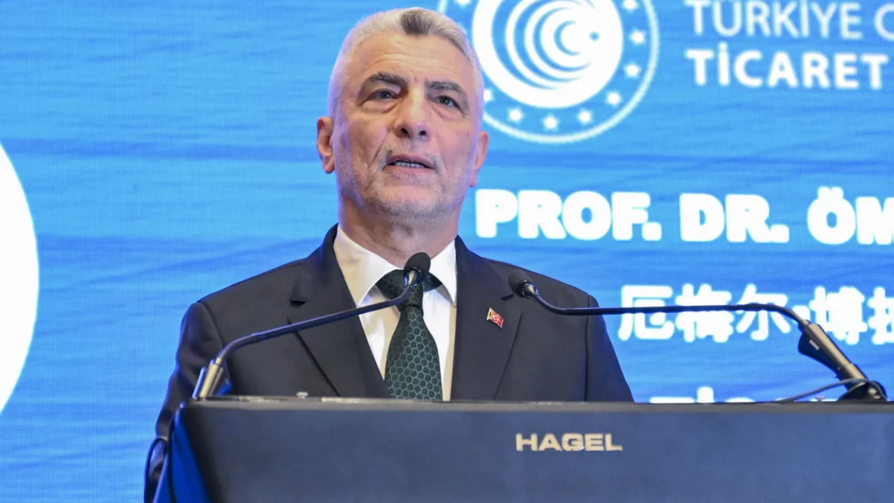 Bakan Bolat müjdeyi verdi! 25 yıl sonra bir ilk, 2026'ya rekorla girildi