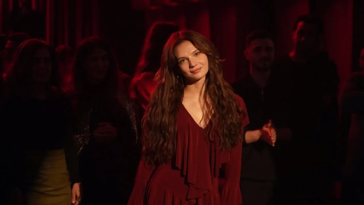 Aynı Yağmur Altında 1. bölüm ne zaman? Rosa Sofía Martinez kimdir?