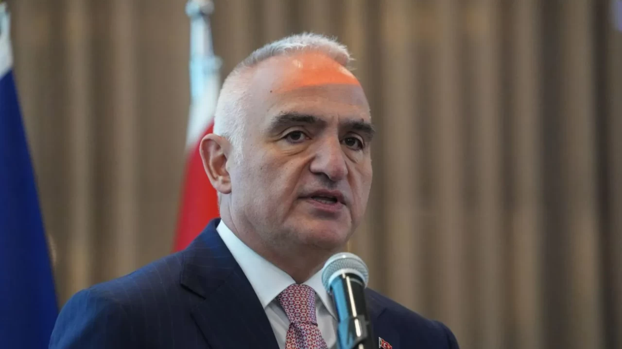 Bakan Ersoy'dan  Kütüphane Haftası  mesajı: 'Kütüphaneleri yaşayan alanlara dönüştürüyoruz