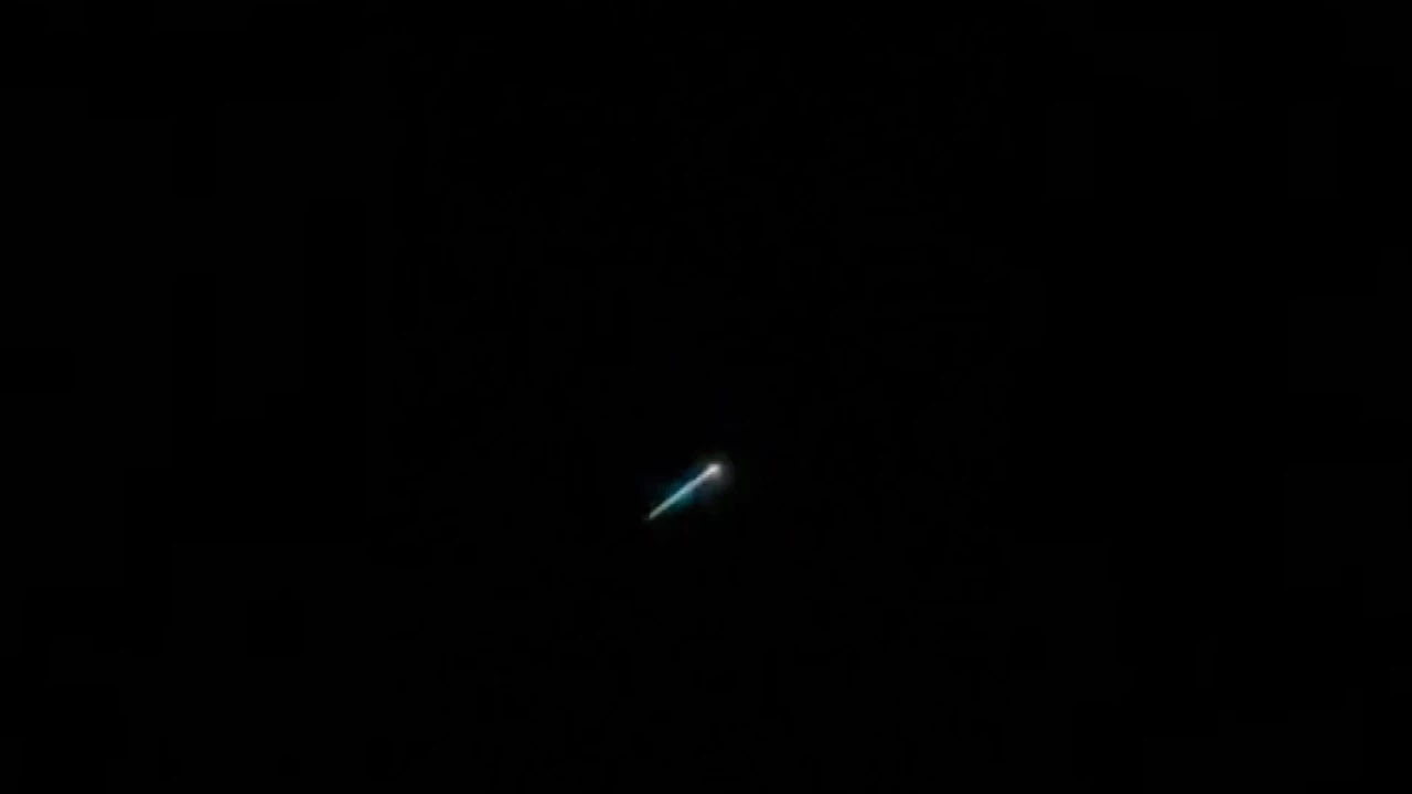 Tanımlanamayan uçan nesne ihbarı: Tüm uçuşlar durduruldu