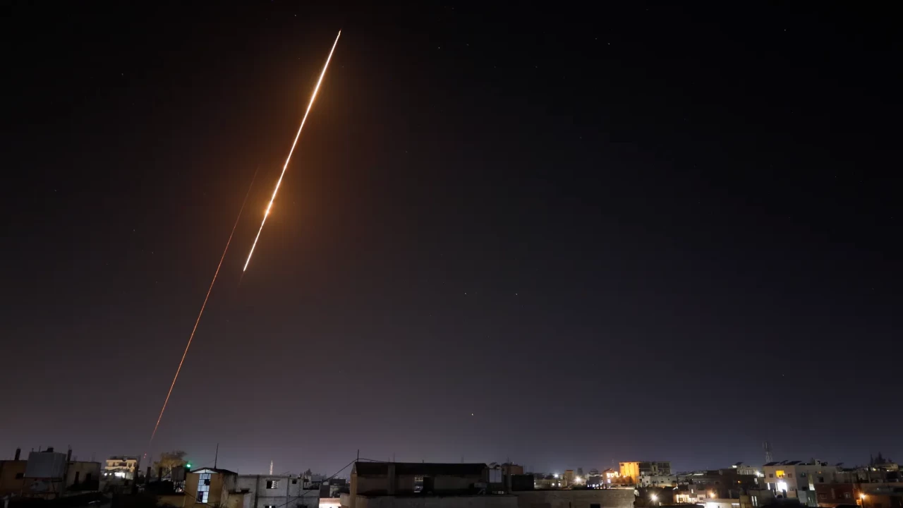 İran’dan dev misilleme! 47. dalga başladı