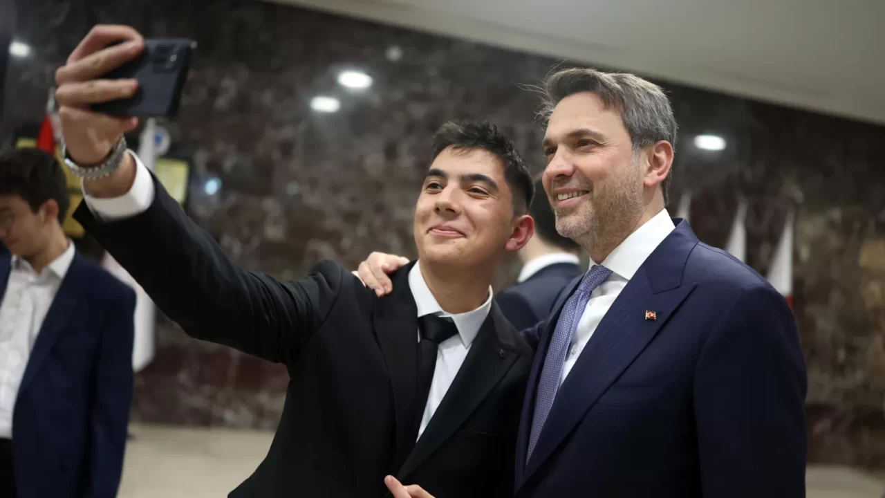 Bakan Bayraktar: 'Türkiye’nin Kızılelması enerjide tam bağımsızlıktır'