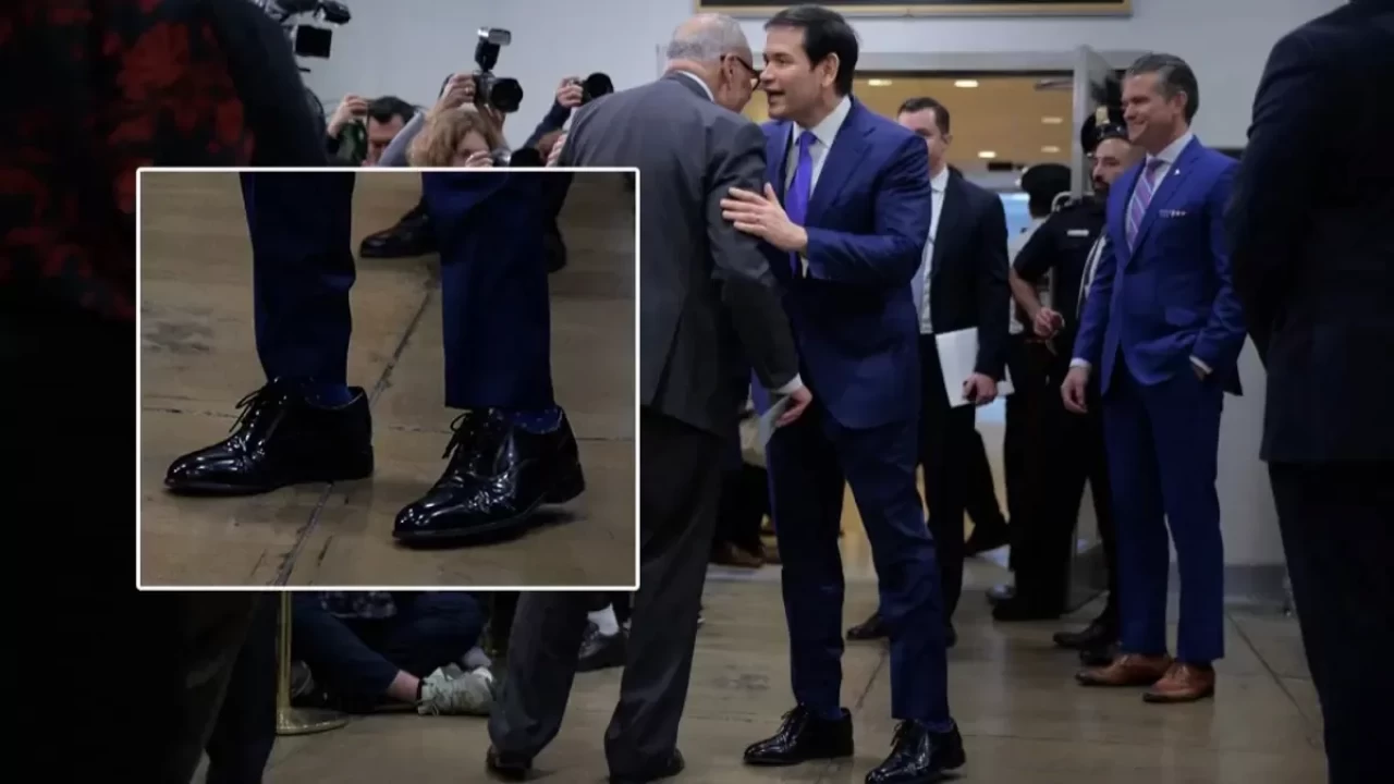 Beyaz Saray’da Osmanlı geleneği mi? Trump bakanlarına 'hilat' niyetine ayakkabı veriyor!