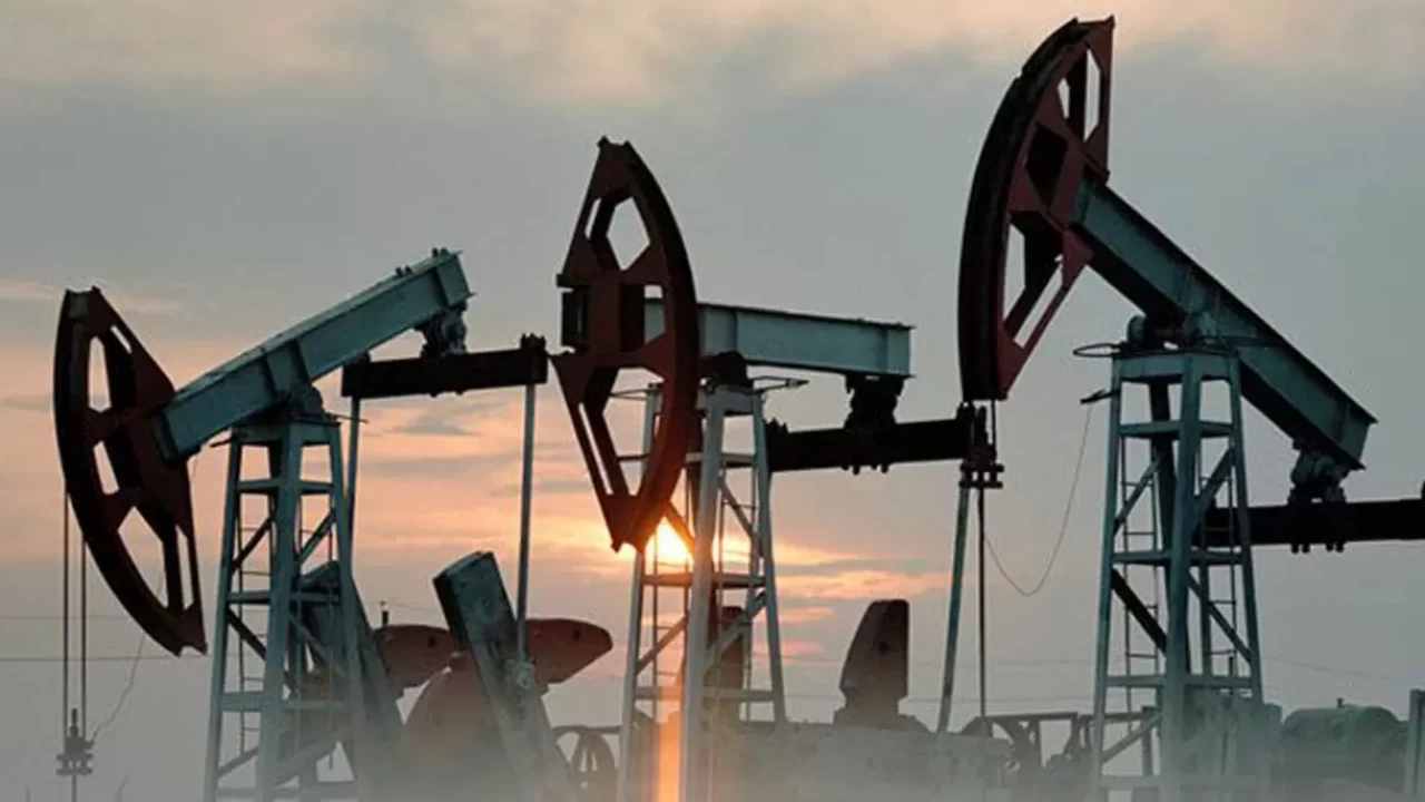 Petrol Fiyatlarında Beklenmedik Hareket! Donald Trump'ın açıklamasıyla düştü