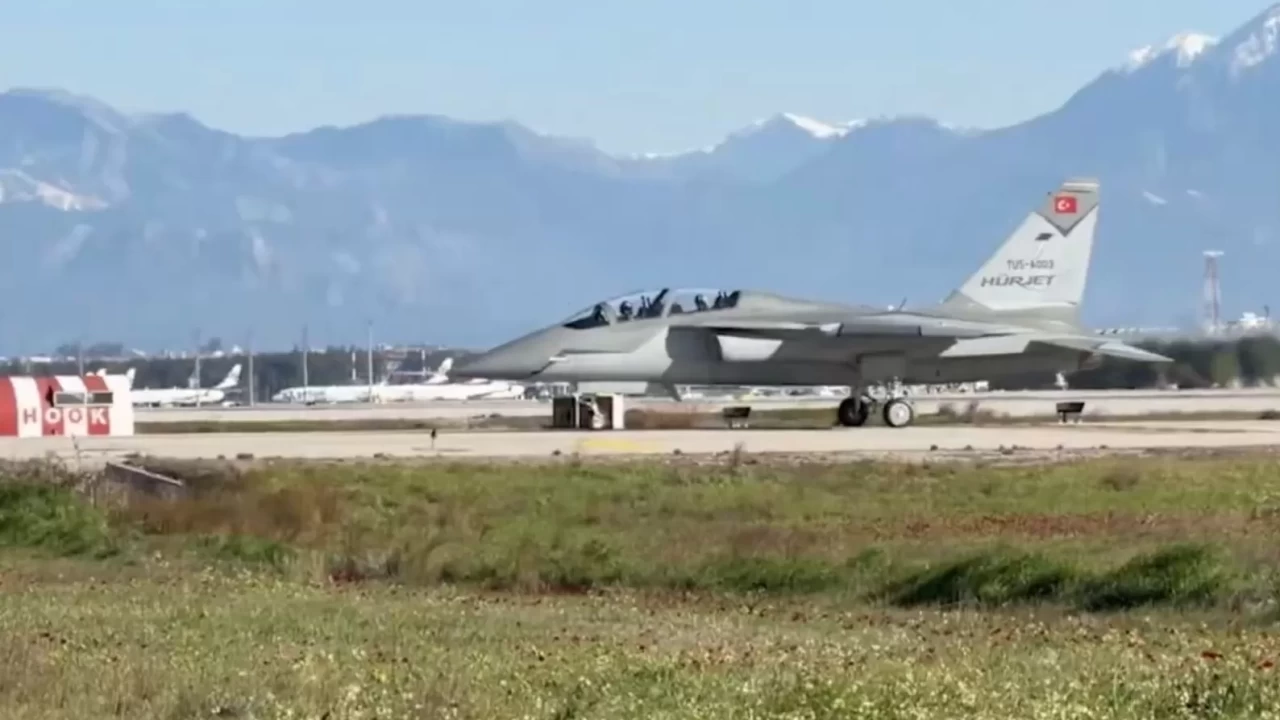 HÜRJET, Antalya semalarında sınırları zorladı!