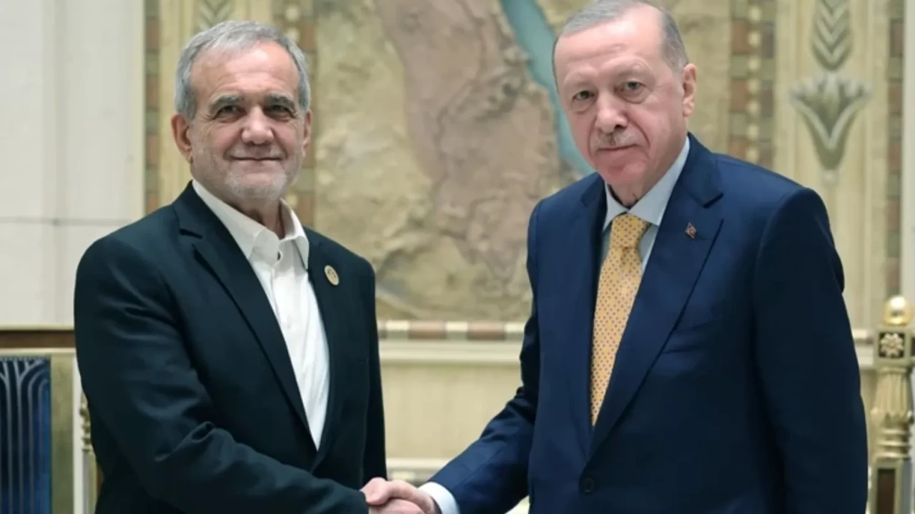Cumhurbaşkanı Erdoğan ile İran Cumhurbaşkanı Pezeş…