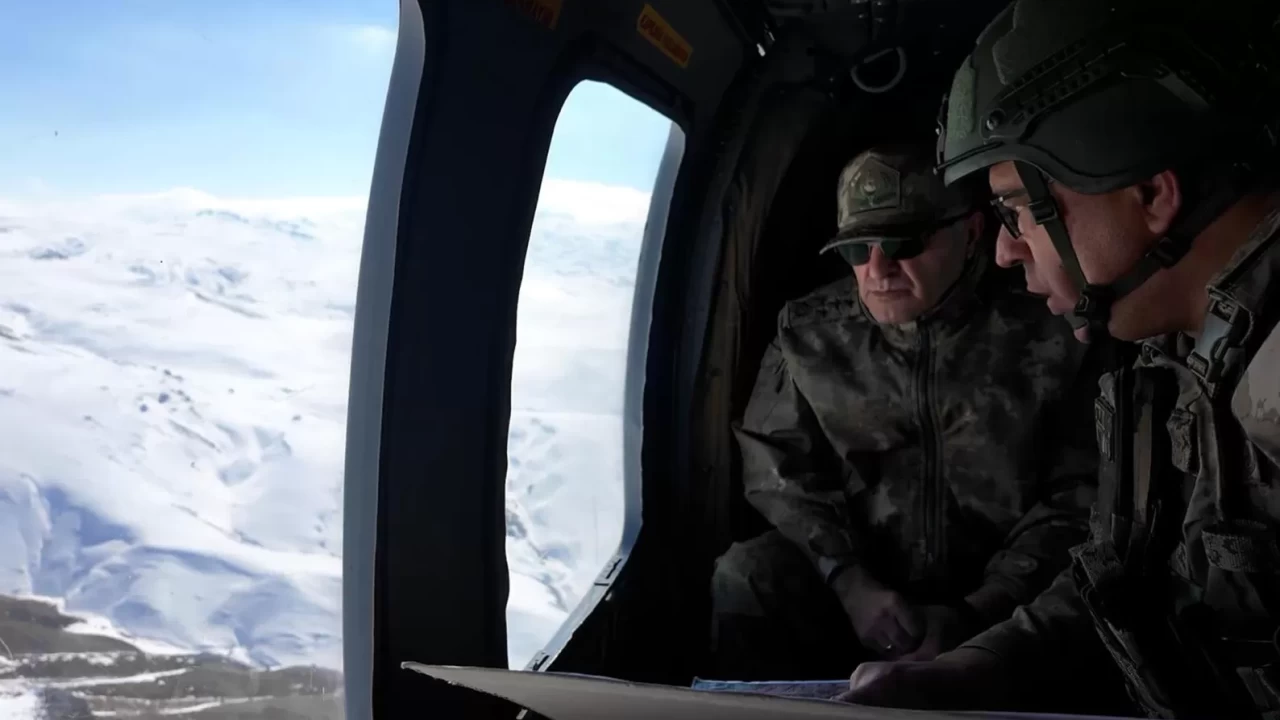 Kara Kuvvetleri Komutanı Orgeneral Metin Tokel, İran sınırında!