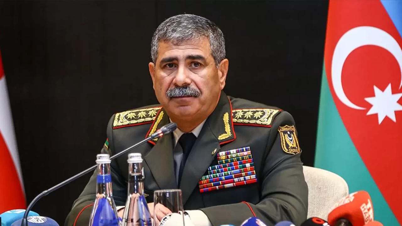 Azerbaycan Savunma Bakanı'ndan Katar'daki helikopter kazasına ilişkin başsağlığı mesajı!