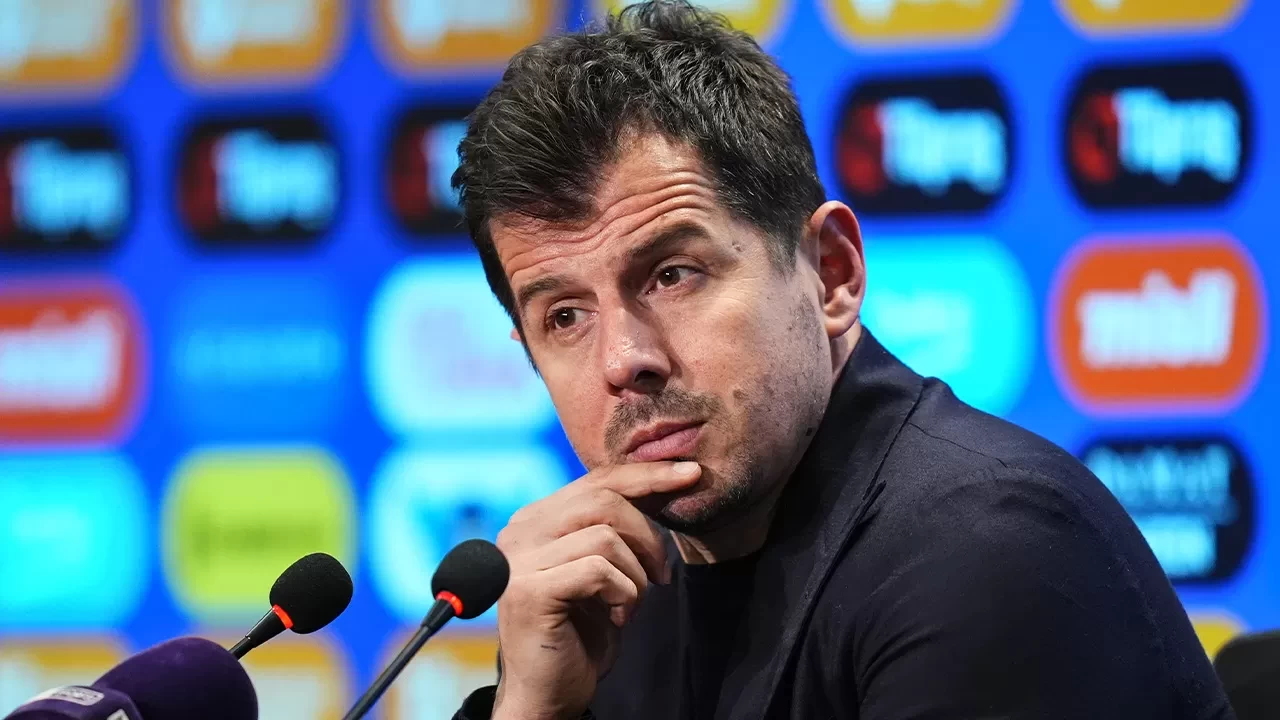 Kasımpaşa'da Emre Belözoğlu, mağlubiyeti değerlendirdi: “İki basit gol yemesek daha rahat maç çıkarabilirdik”